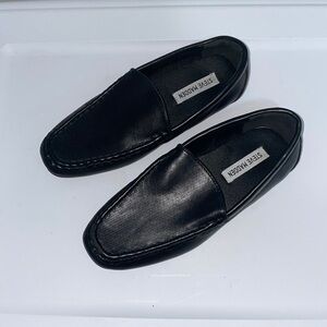 boys Steve Madden black loafers casual slip on shoes great condition Size 4